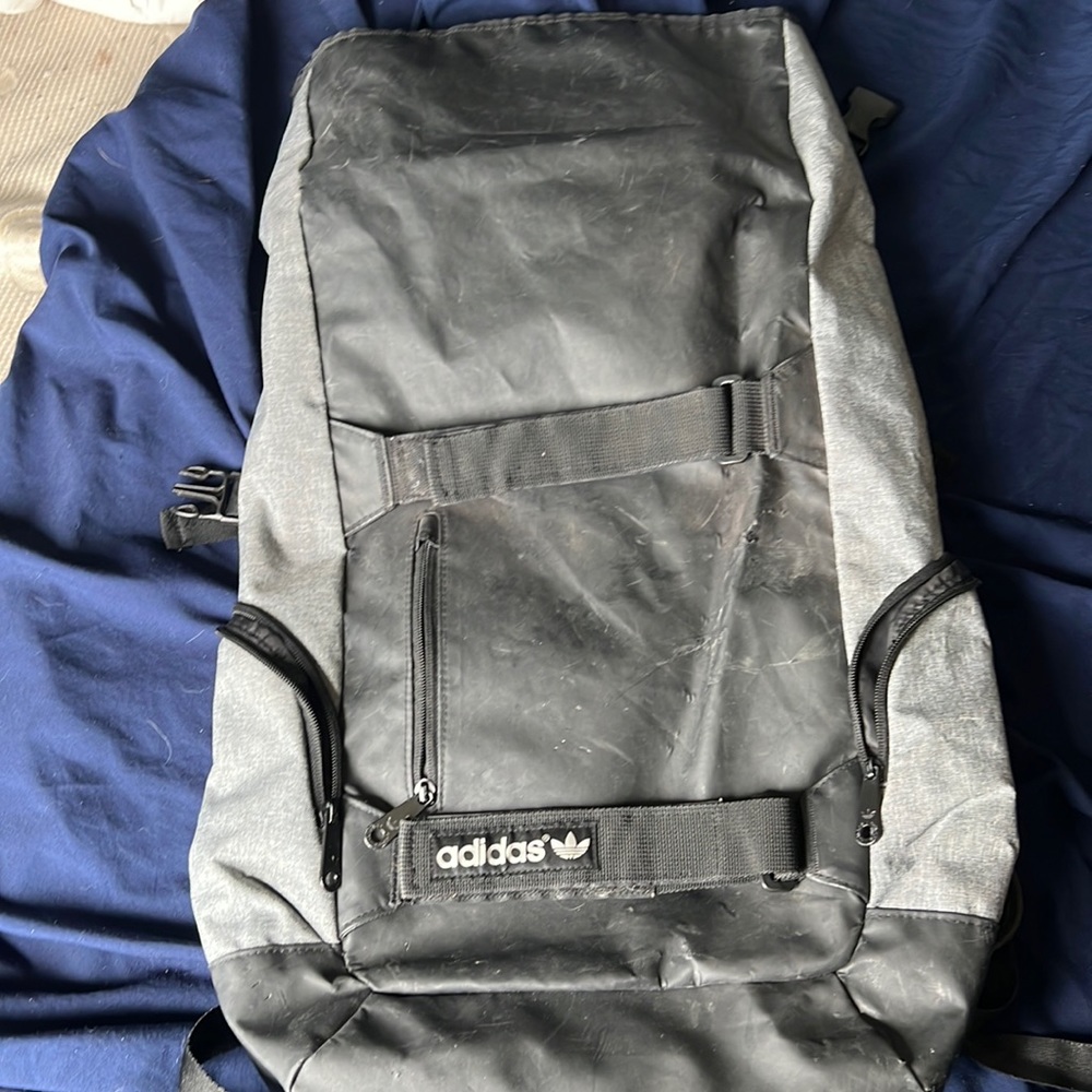 ADIDAS RUCK SAG